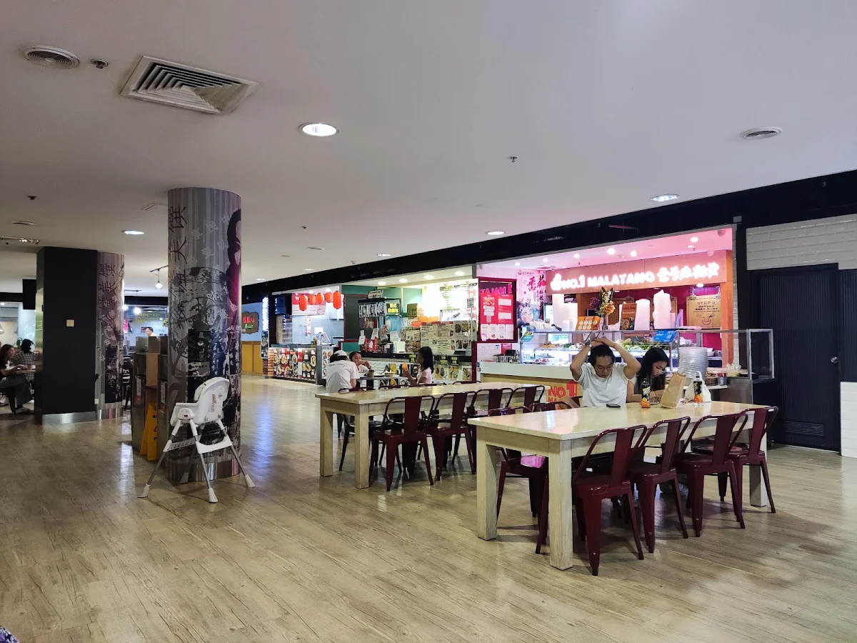 Vibe, Tea Square Cafe