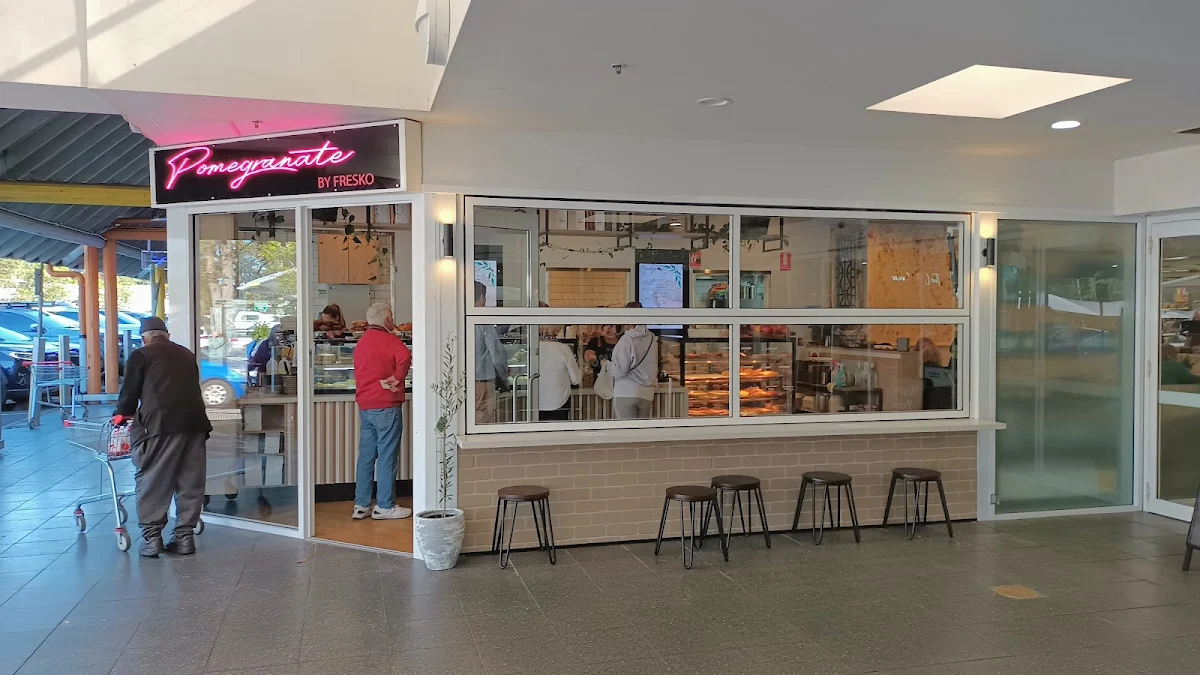 Vibe, Pomegranate Cafe & Eatery