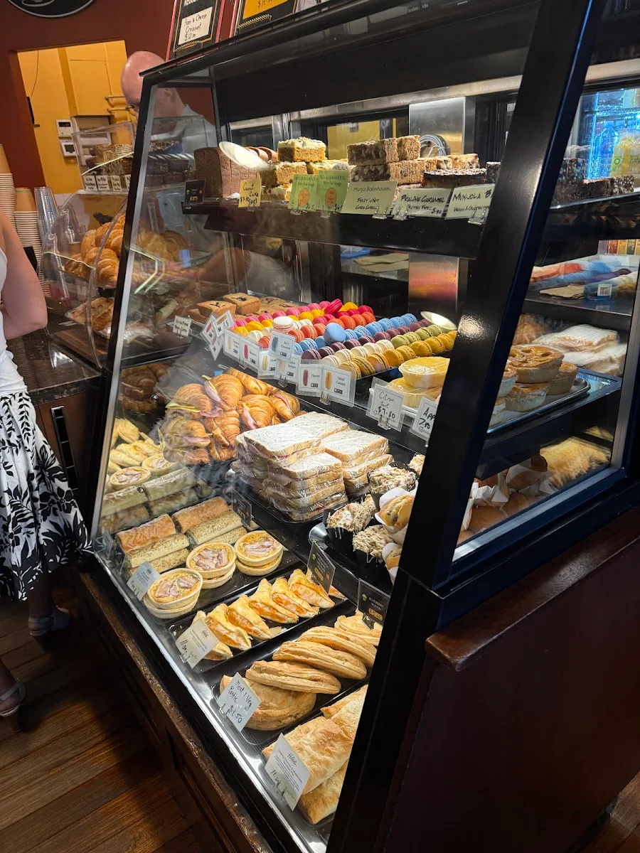 Vibe, Sugar 'N Spice Cafe