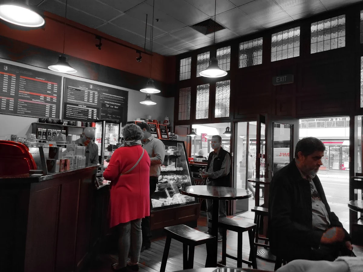 Vibe, Sugar 'N Spice Cafe