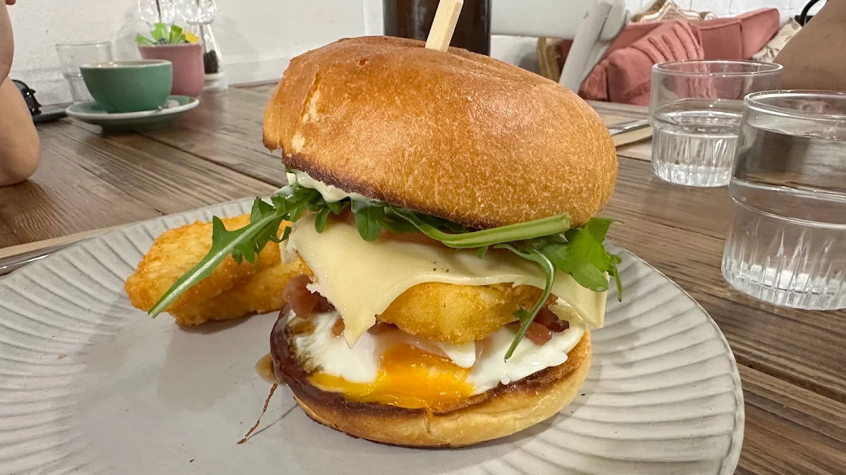 Food & drink, Little Iris Cafe
