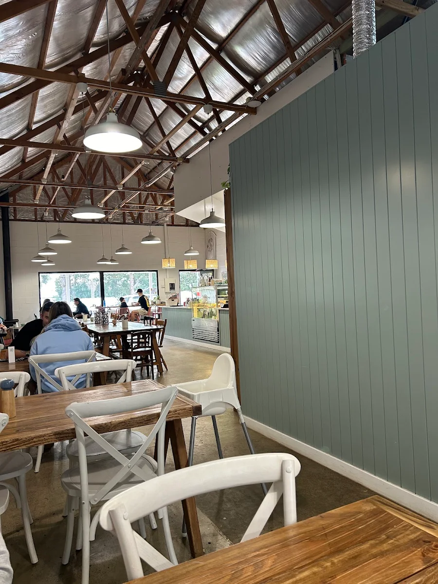Vibe, Little Iris Cafe