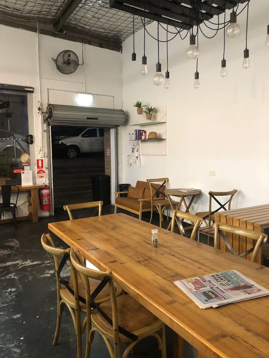 Vibe, Cozy Cubz Cafe