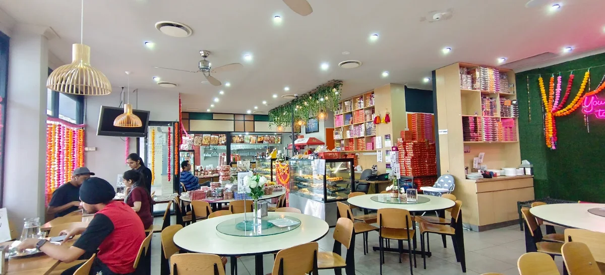 Vibe, Royal Rangla Punjab (Royal Sweets)