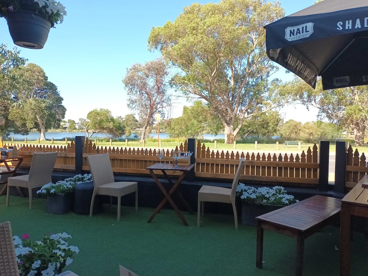 Vibe, Jackadders Restaurant