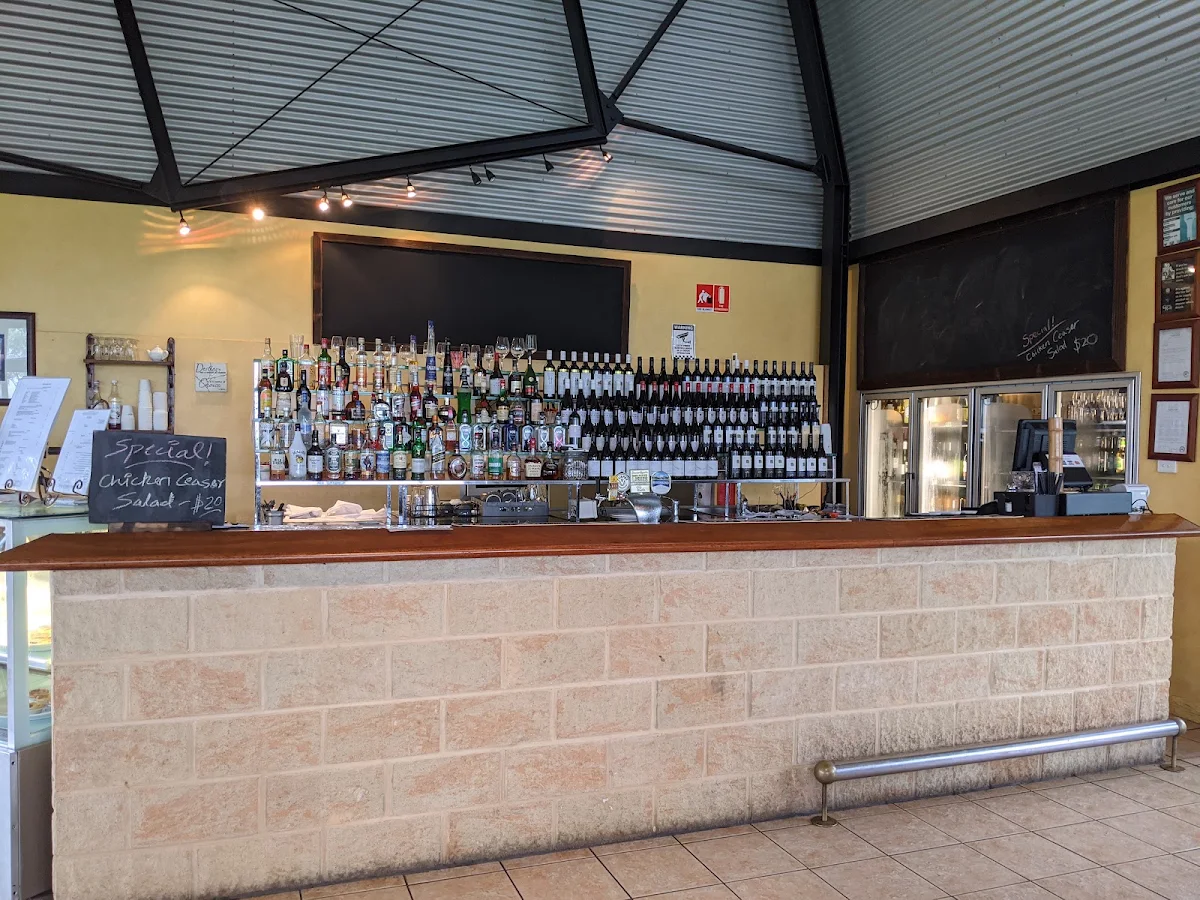 Vibe, Brokenback Bar