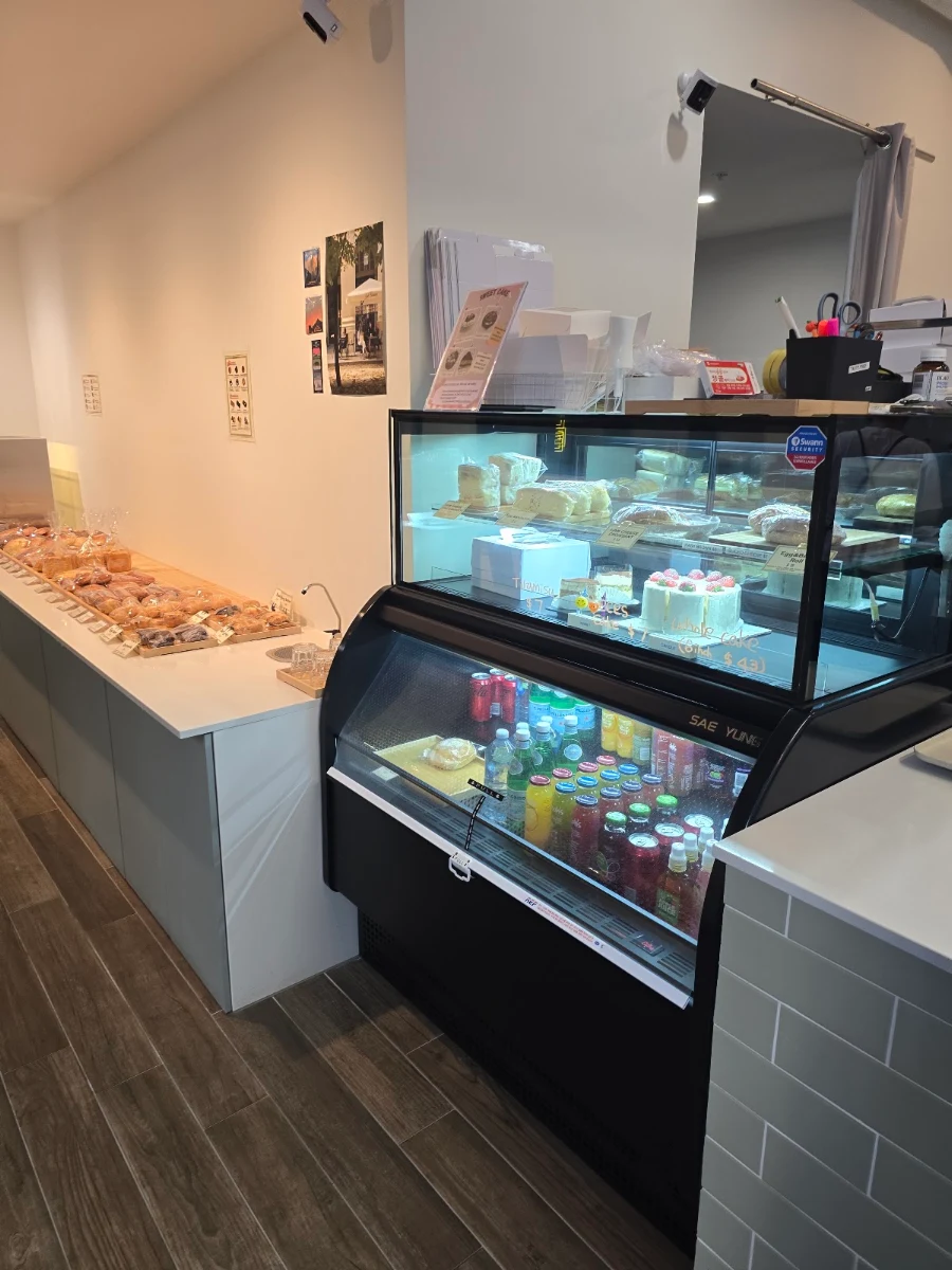 Vibe, OUR HOURS bakery cafe