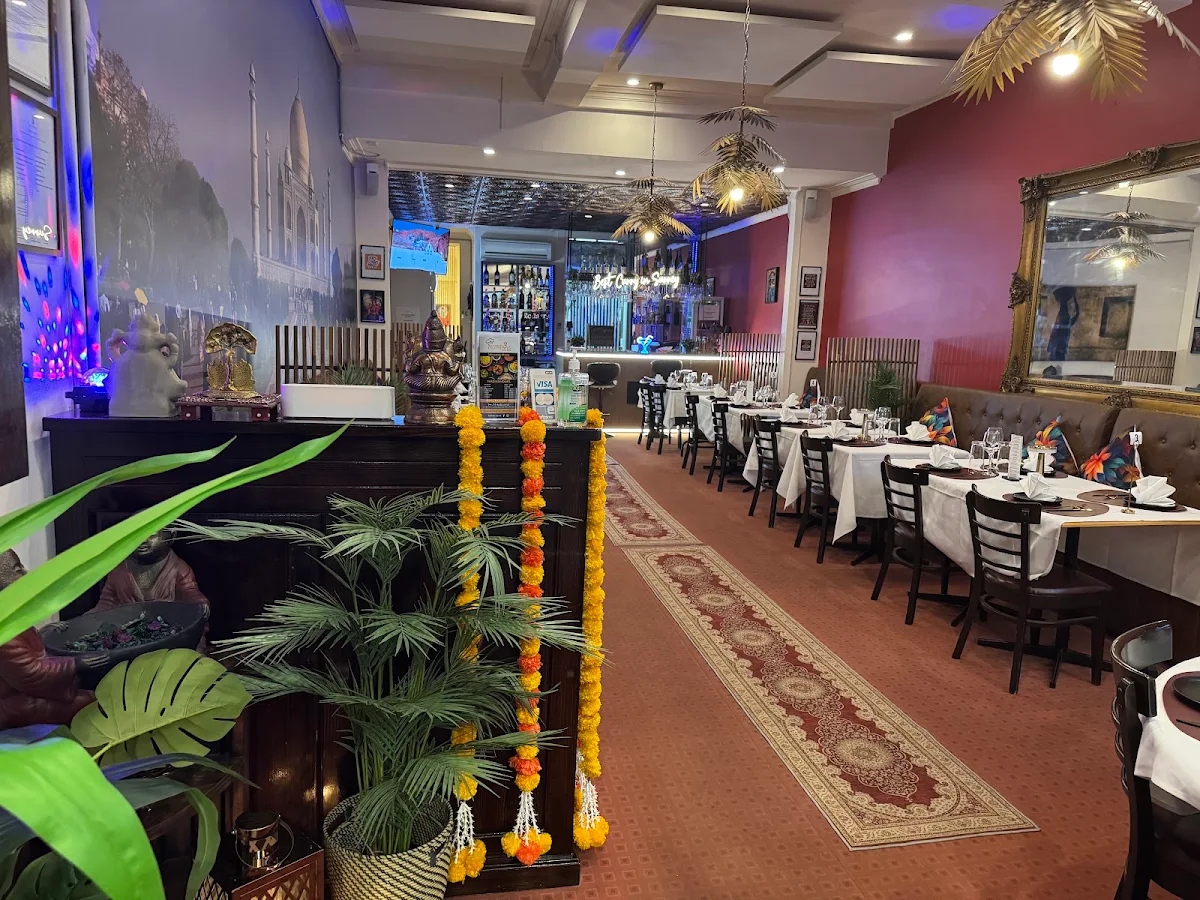 Vibe, Mumtaaz indian Bistro