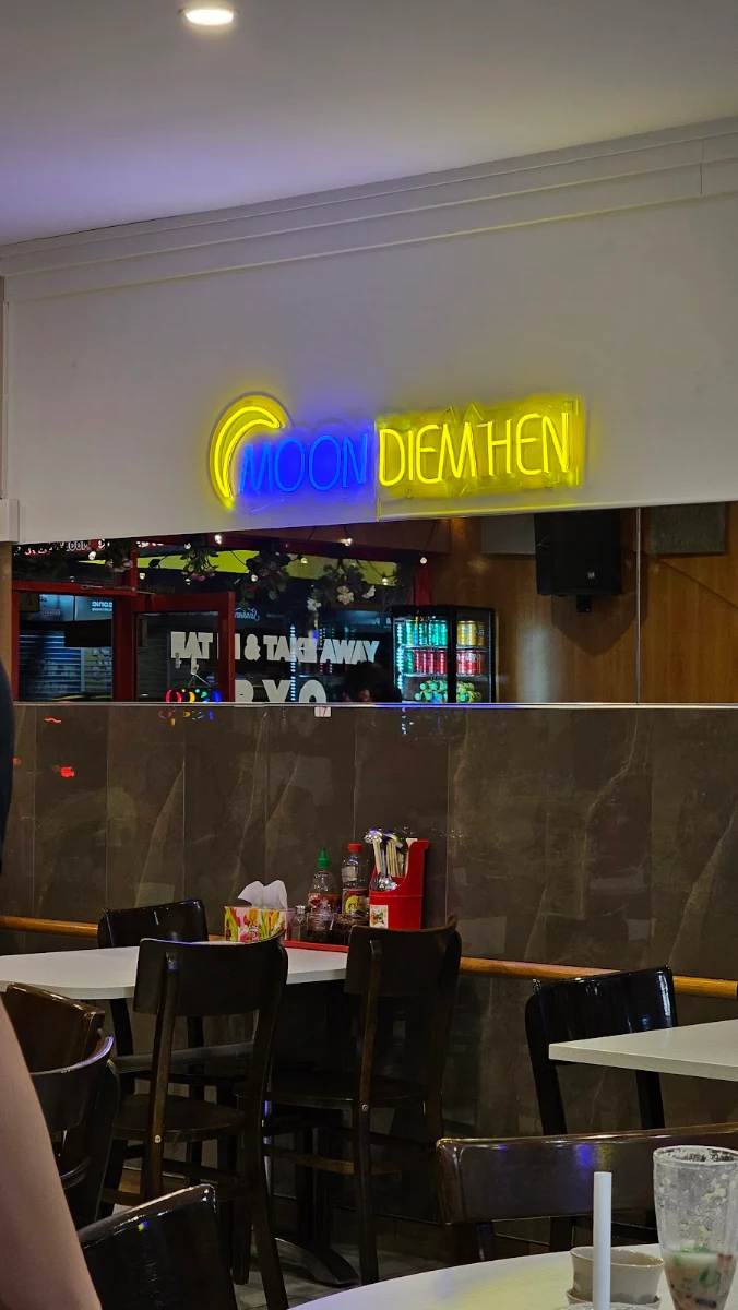 Vibe, Moon Diem Hen