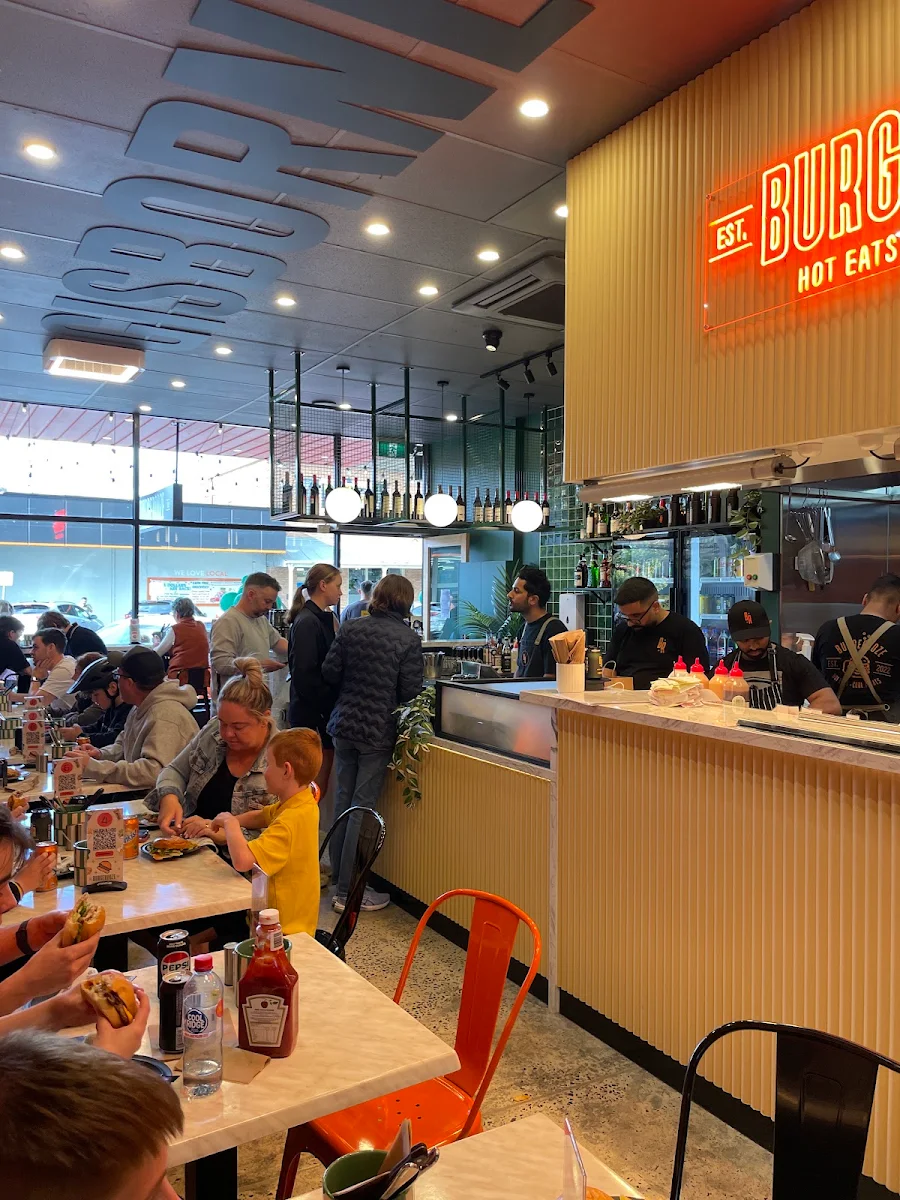 Vibe, Burgerooze Gisborne