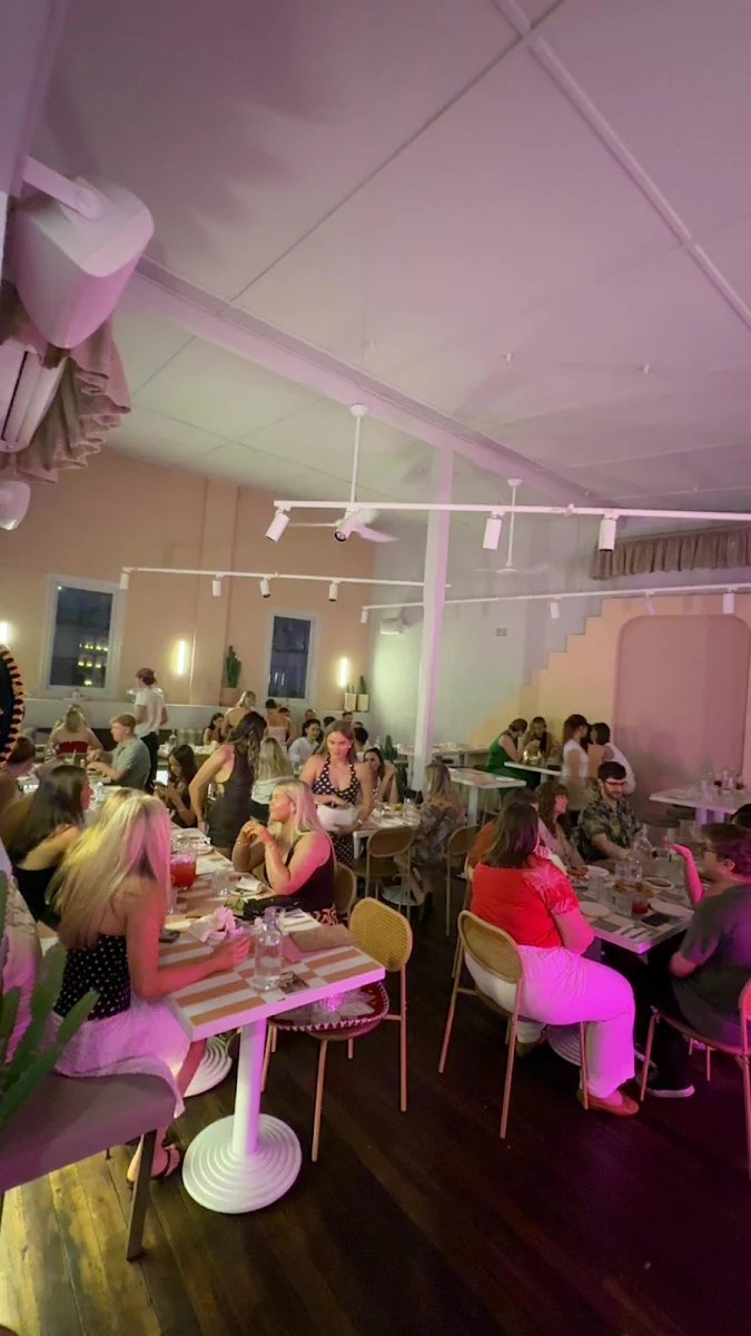 Vibe, Chechos Wollongong