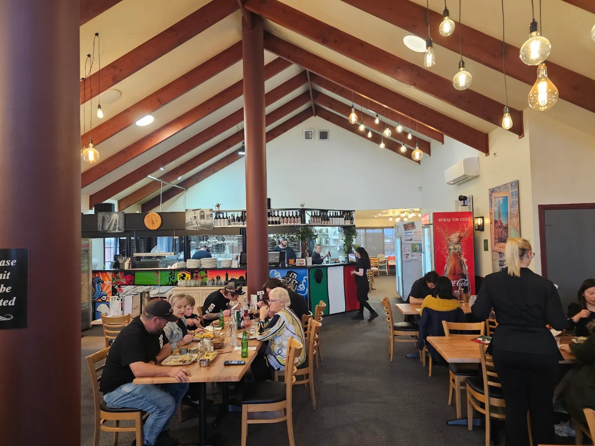 Vibe, Valentino's Family Restaurant
