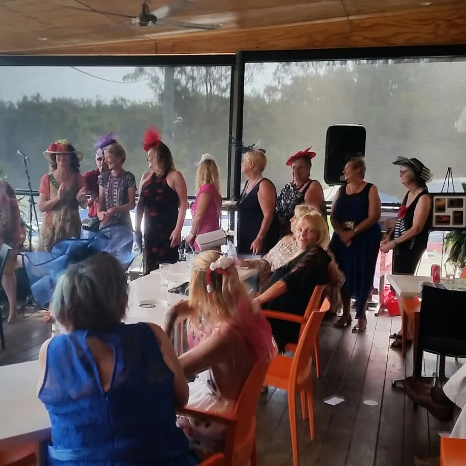 Vibe, Macleay Island Hotel