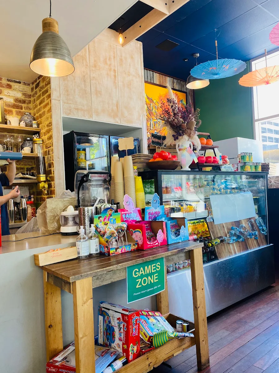 Vibe, Mister Banh Mi Vietnamese Kitchen