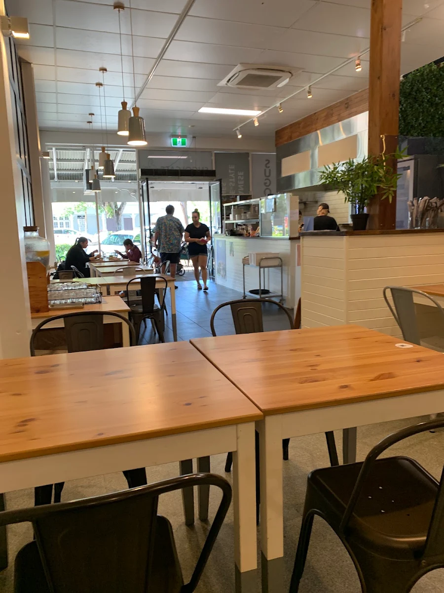 Vibe, SUGOI CAFE