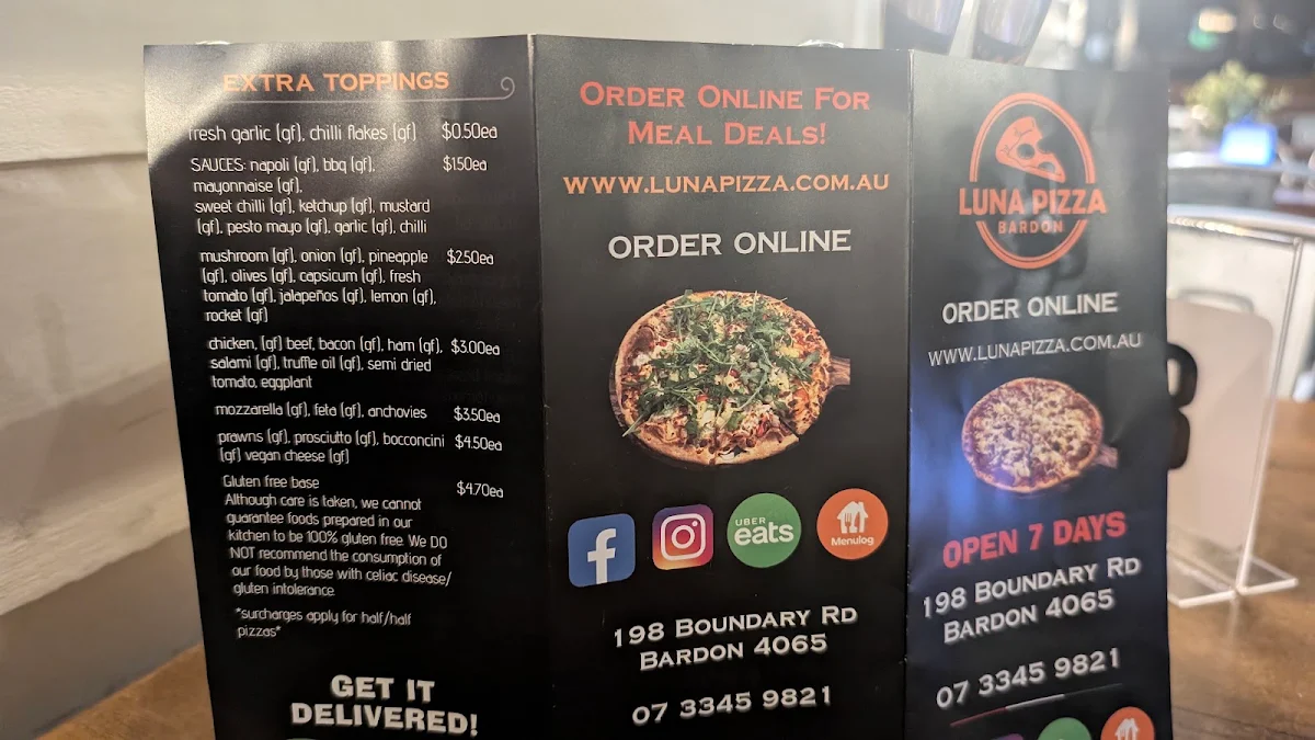 Menu, Luna Pizza