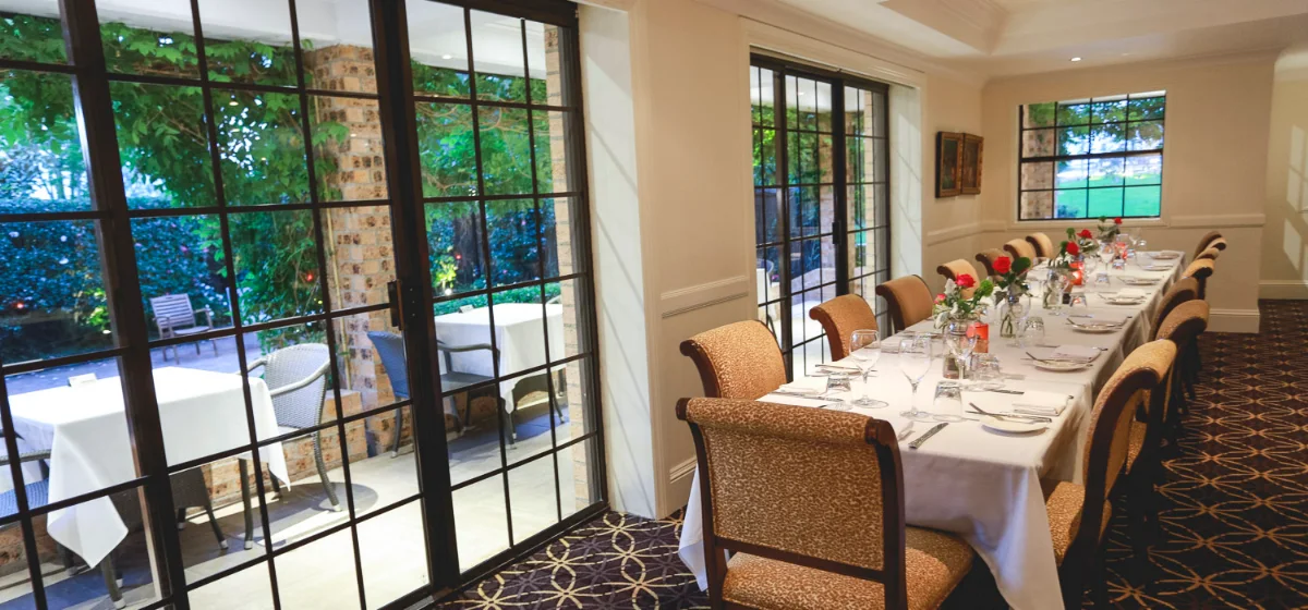 Vibe, Nobles Restaurant
