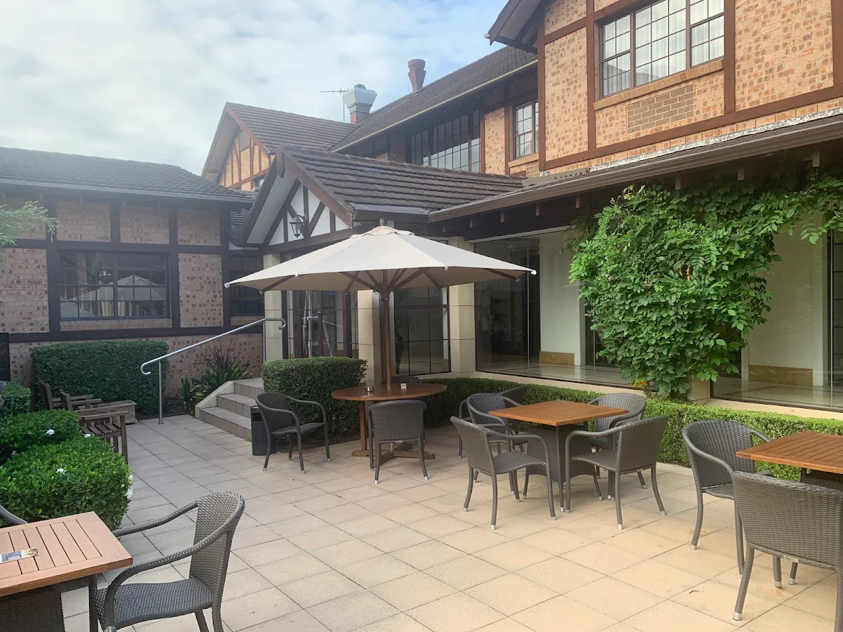 Vibe, Nobles Restaurant