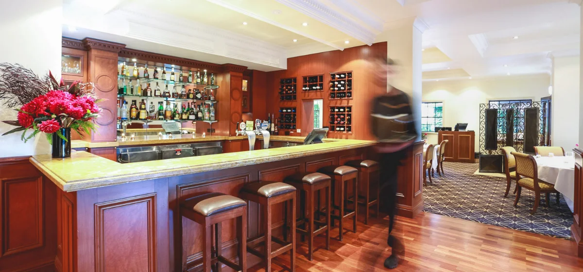 Vibe, Nobles Restaurant