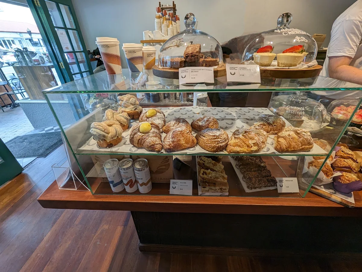 Vibe, Veneziano Coffee