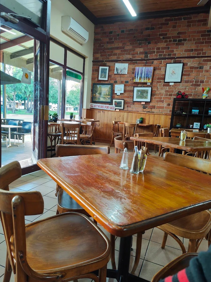 Vibe, Brereton's Bakery & Coffee Lounge