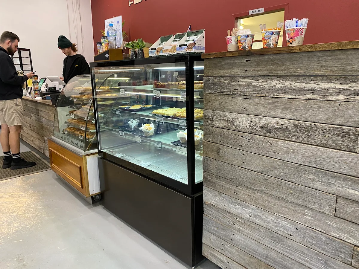 Vibe, The Bredbo Pie Shop