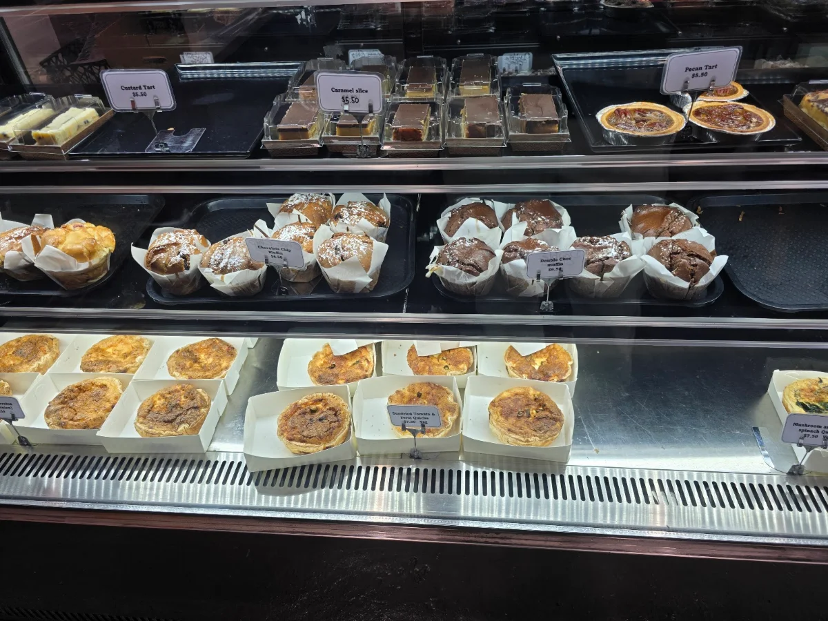 Vibe, The Bredbo Pie Shop