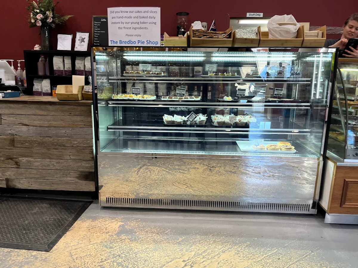 Vibe, The Bredbo Pie Shop