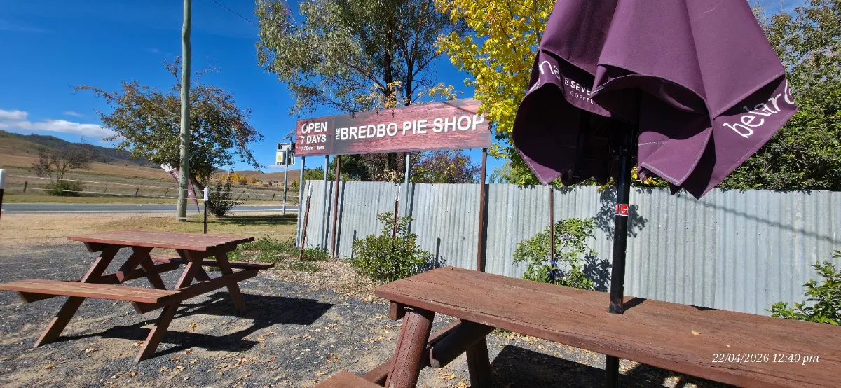 Vibe, The Bredbo Pie Shop