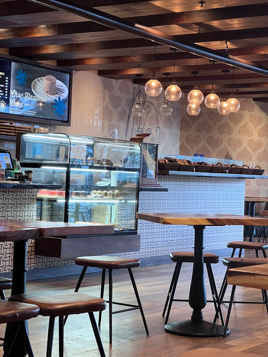 Vibe, Max Brenner - Narellan