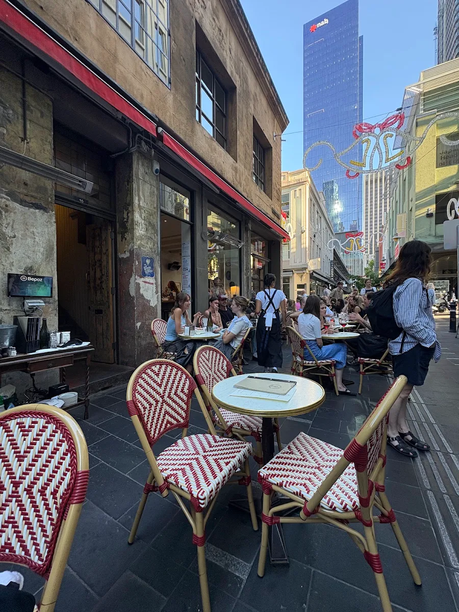 Vibe, Kirk's Wine Bar