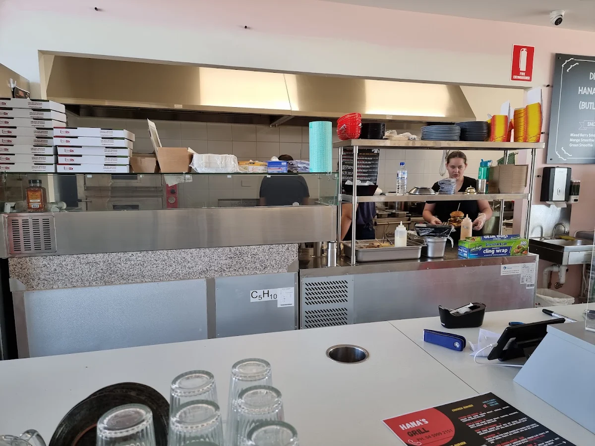 Vibe, Hana's Grill