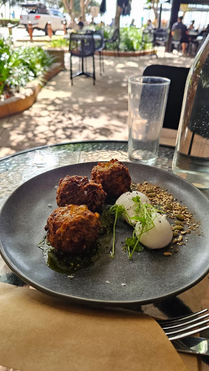 Food & drink, Cob - Cafe on Bauer