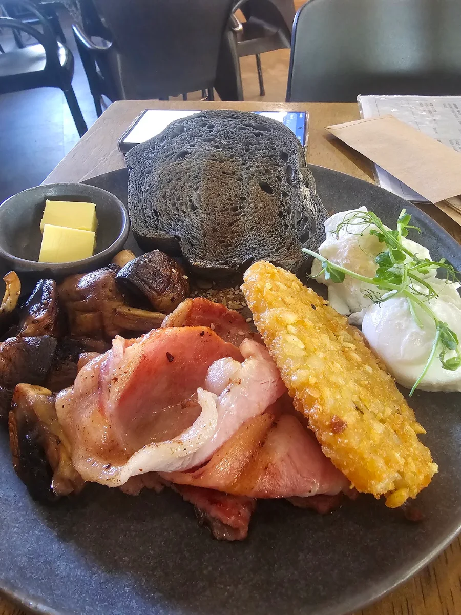 Food & drink, Cob - Cafe on Bauer