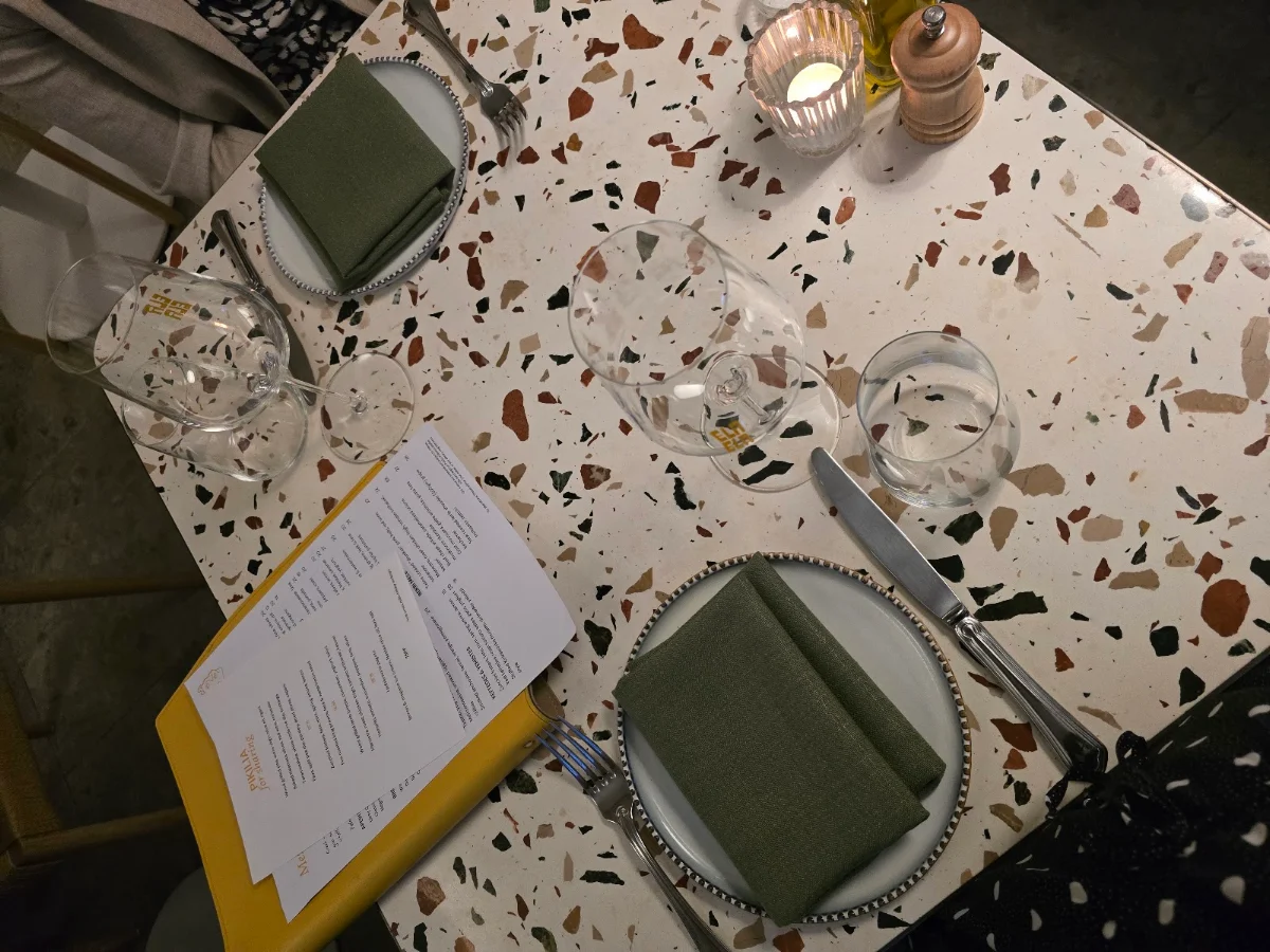 Menu, Ela Ela