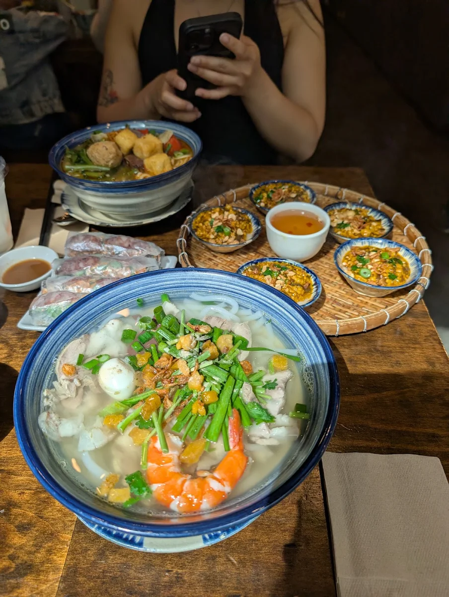 Food & drink, Co Thu Quan Springvale