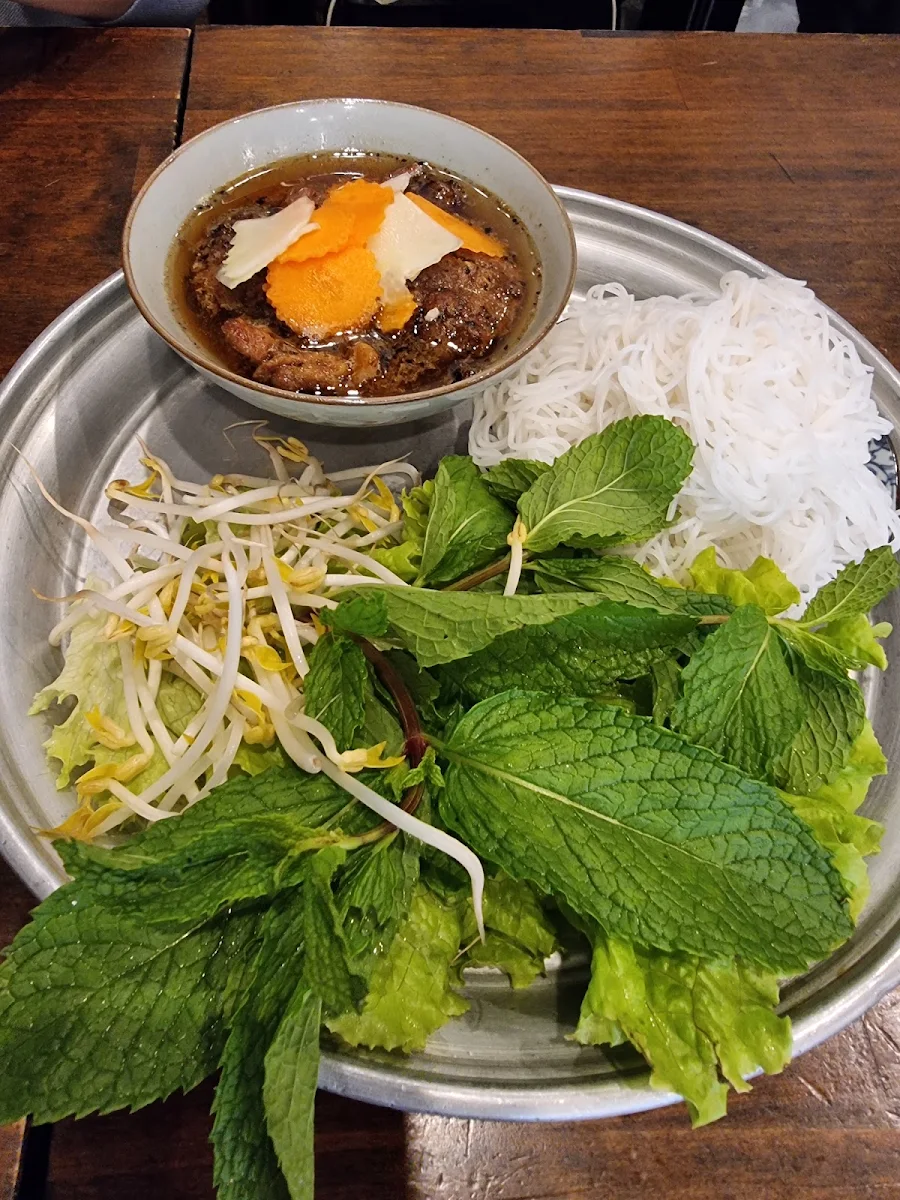 Food & drink, Co Thu Quan Springvale