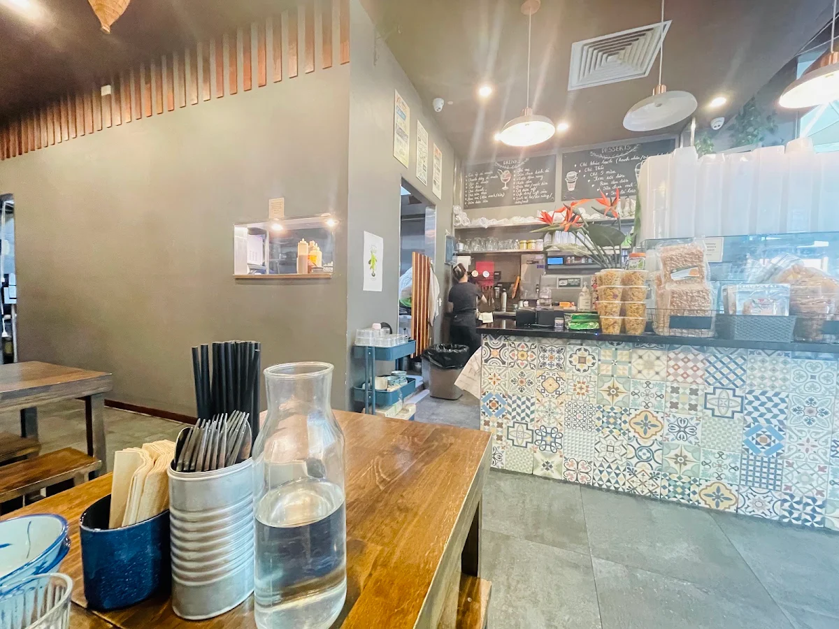 Vibe, Co Thu Quan Springvale