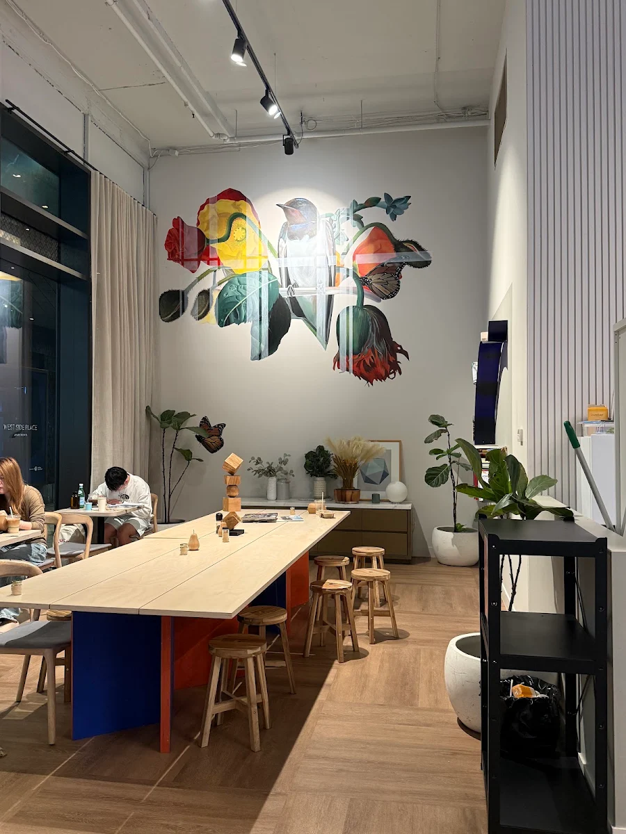 Vibe, Merriment Café