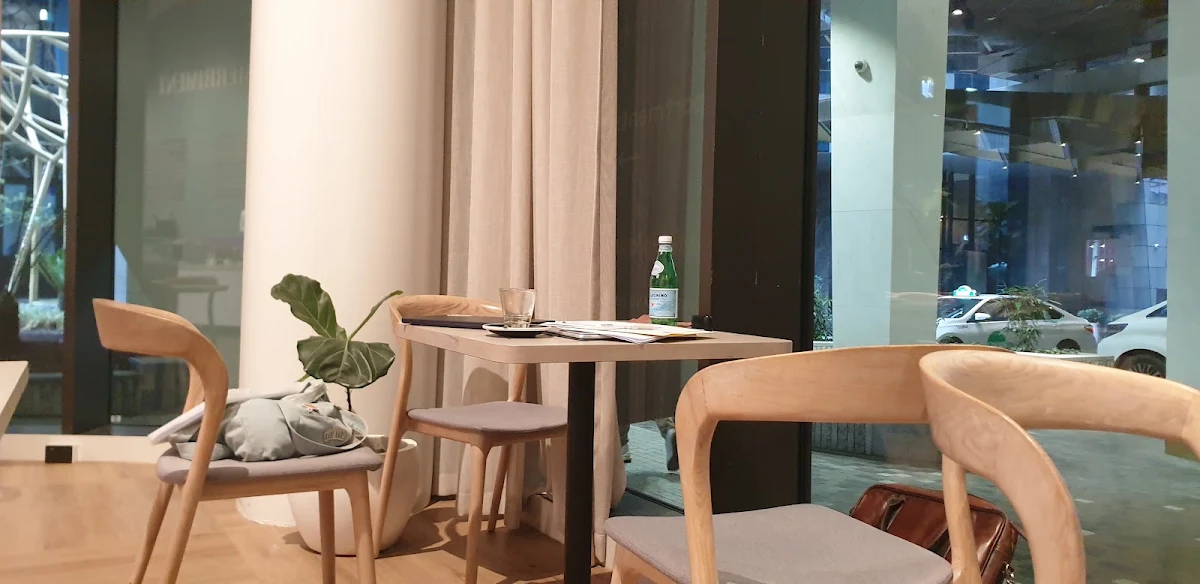 Vibe, Merriment Café