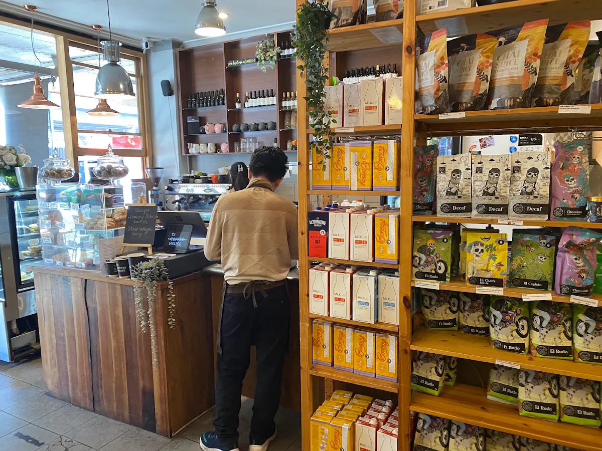 Vibe, TJ Coffee House Parkdale