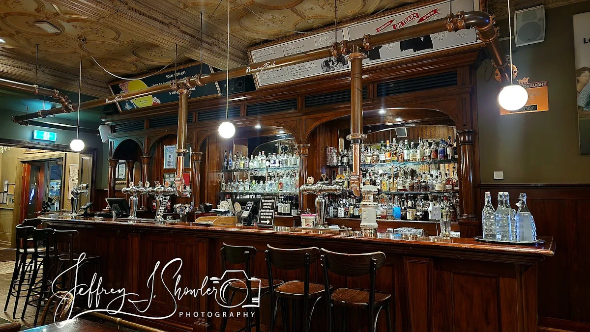 Vibe, Chloe's Dining Room @ Young and Jacksons