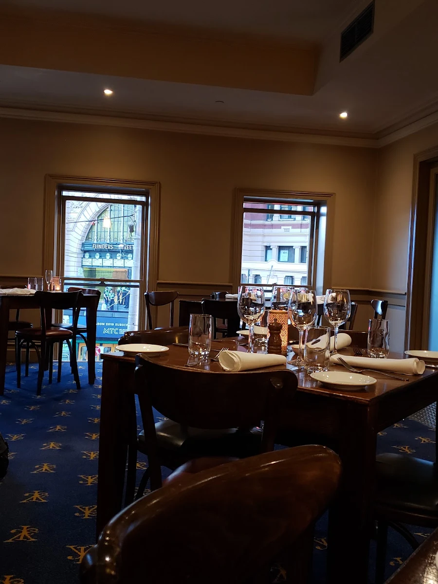 Vibe, Chloe's Dining Room @ Young and Jacksons