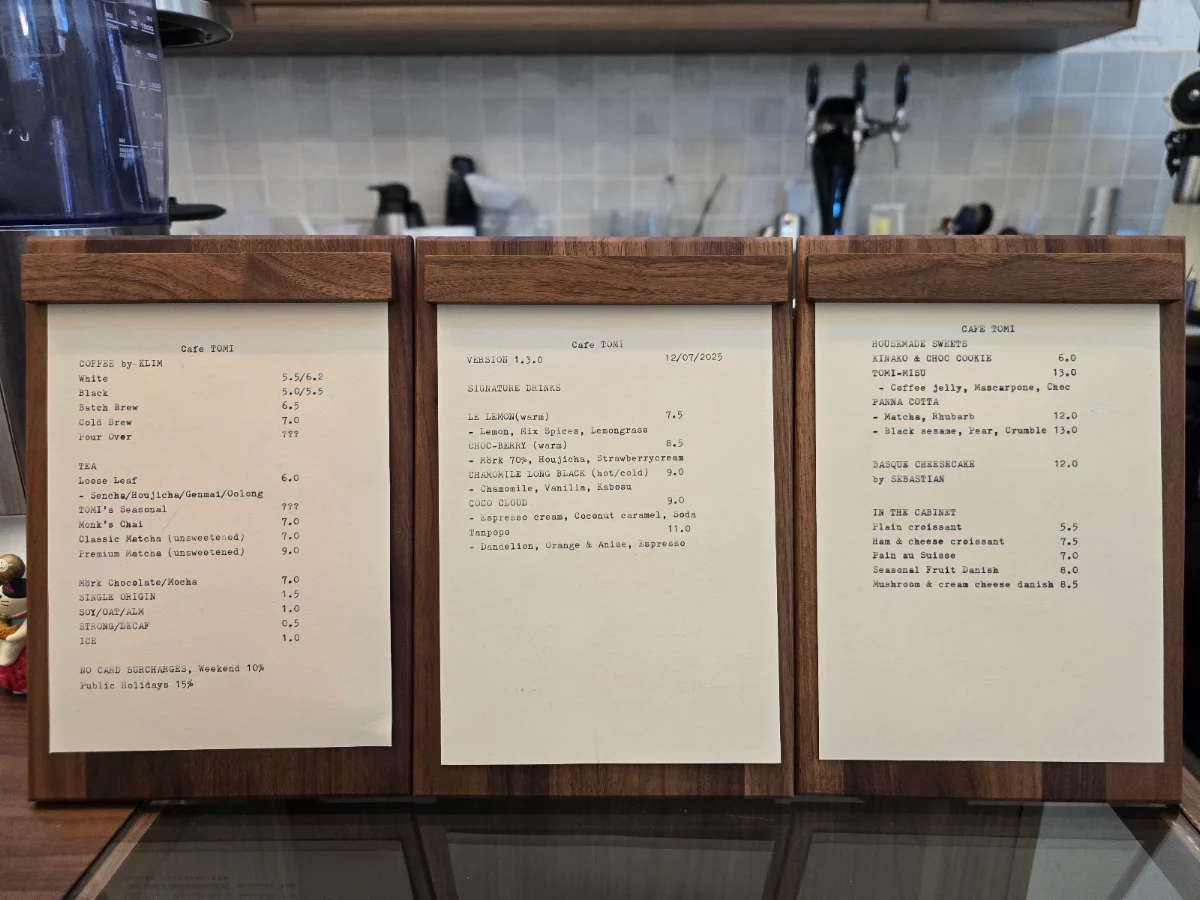 Menu, Cafe Tomi