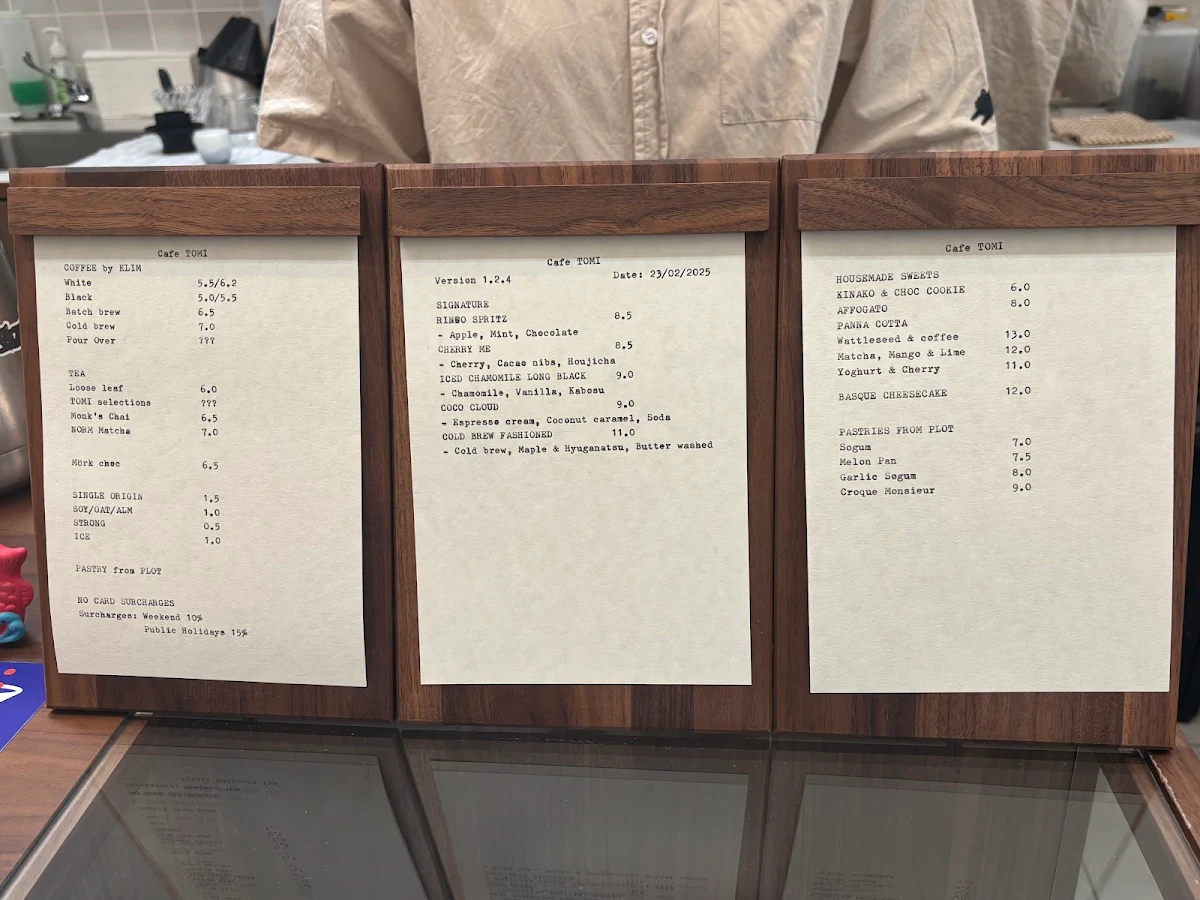 Menu, Cafe Tomi