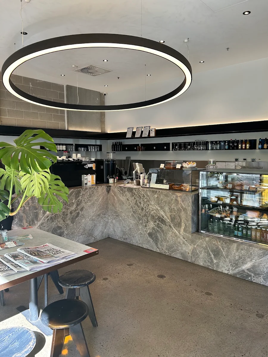 Vibe, Light Years Cafe