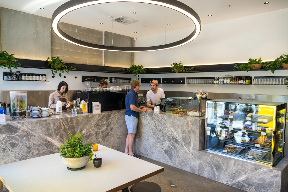 Vibe, Light Years Cafe