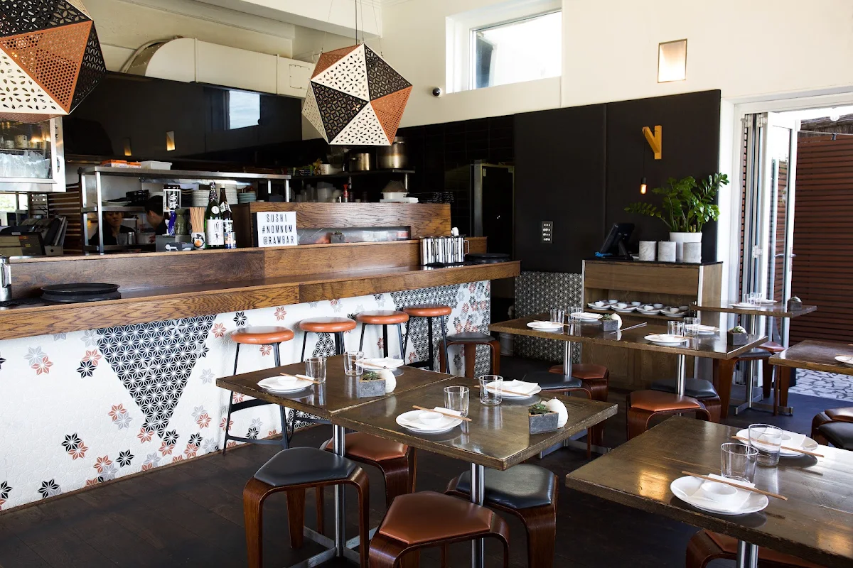 Vibe, Raw Bar