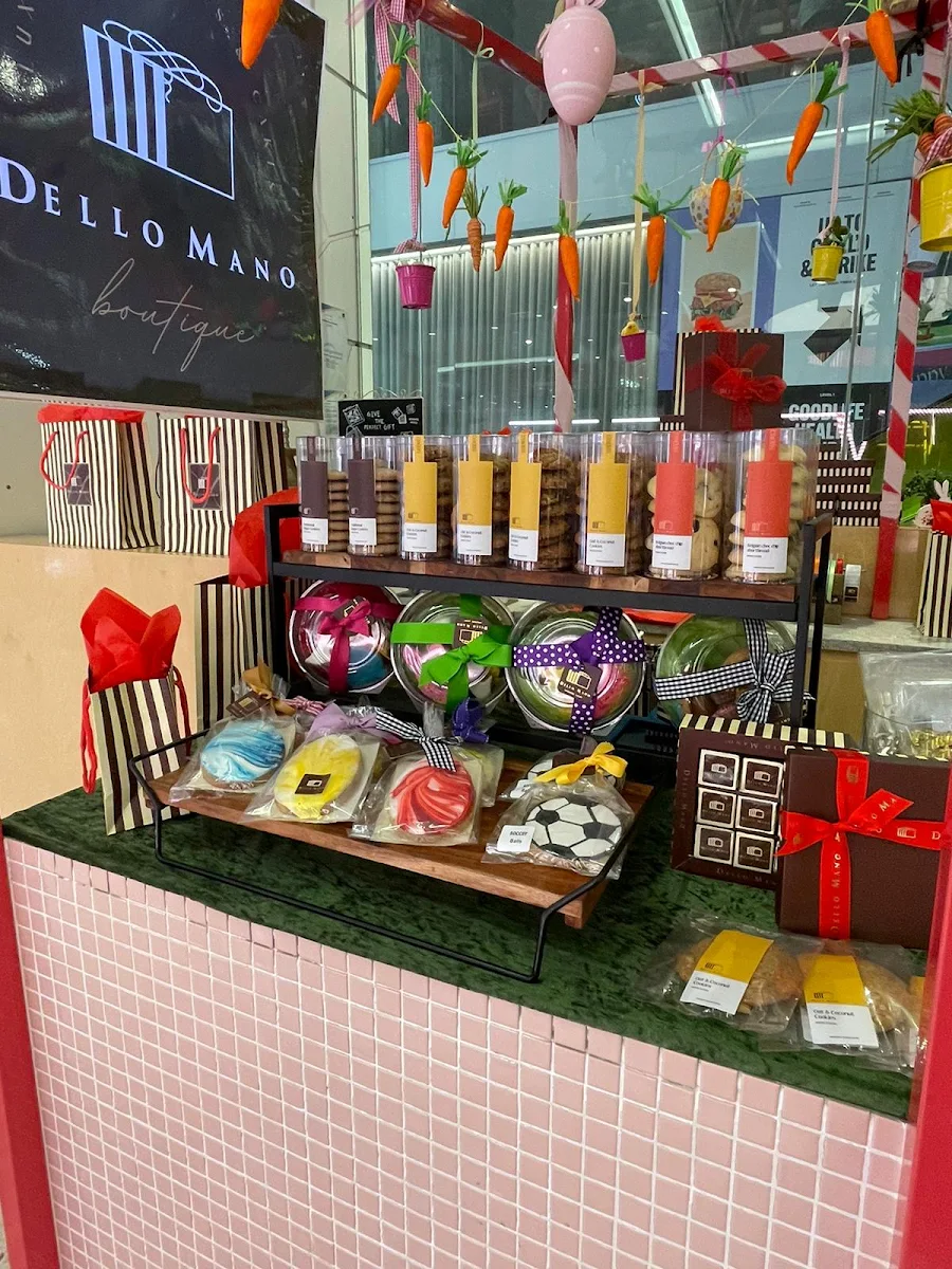 Vibe, Dello Mano Cake & Brownie Boutique