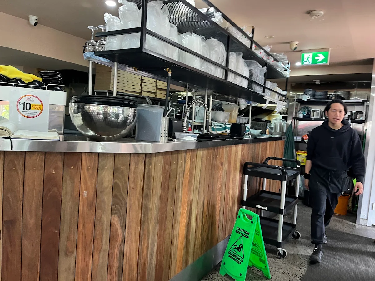 Vibe, Mark's at Oatley